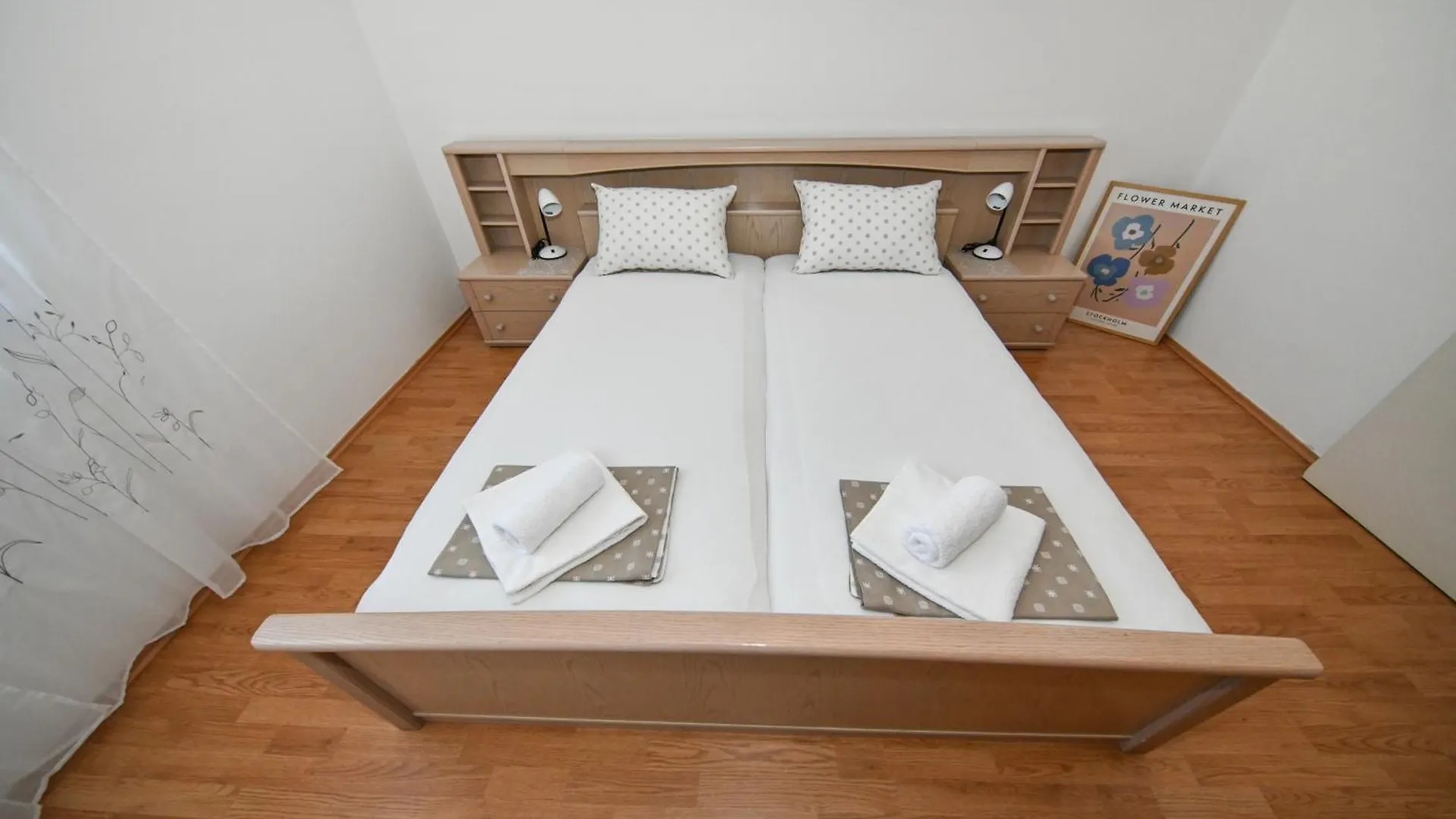 Light Apartment - With Air Conditioning Задар Гостевой дом