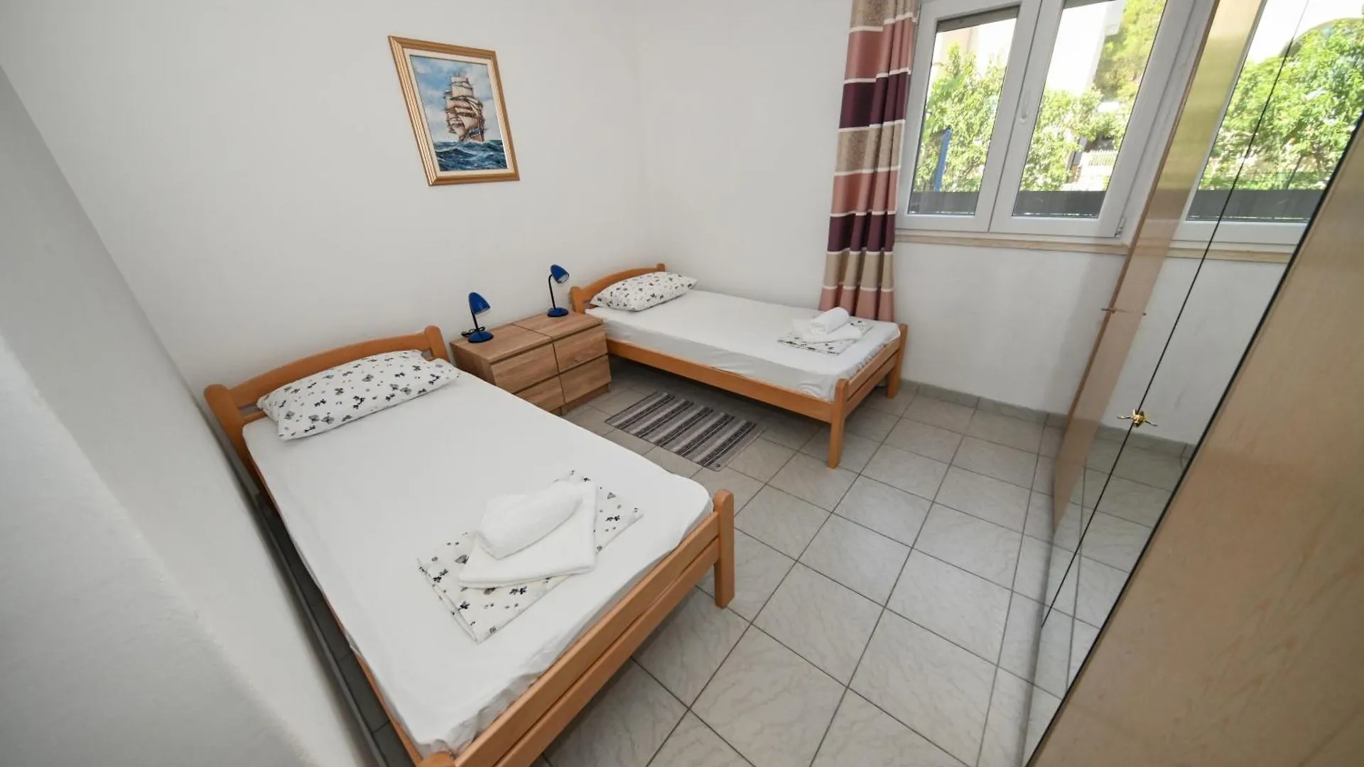 Гостевой дом Light Apartment - With Air Conditioning Задар