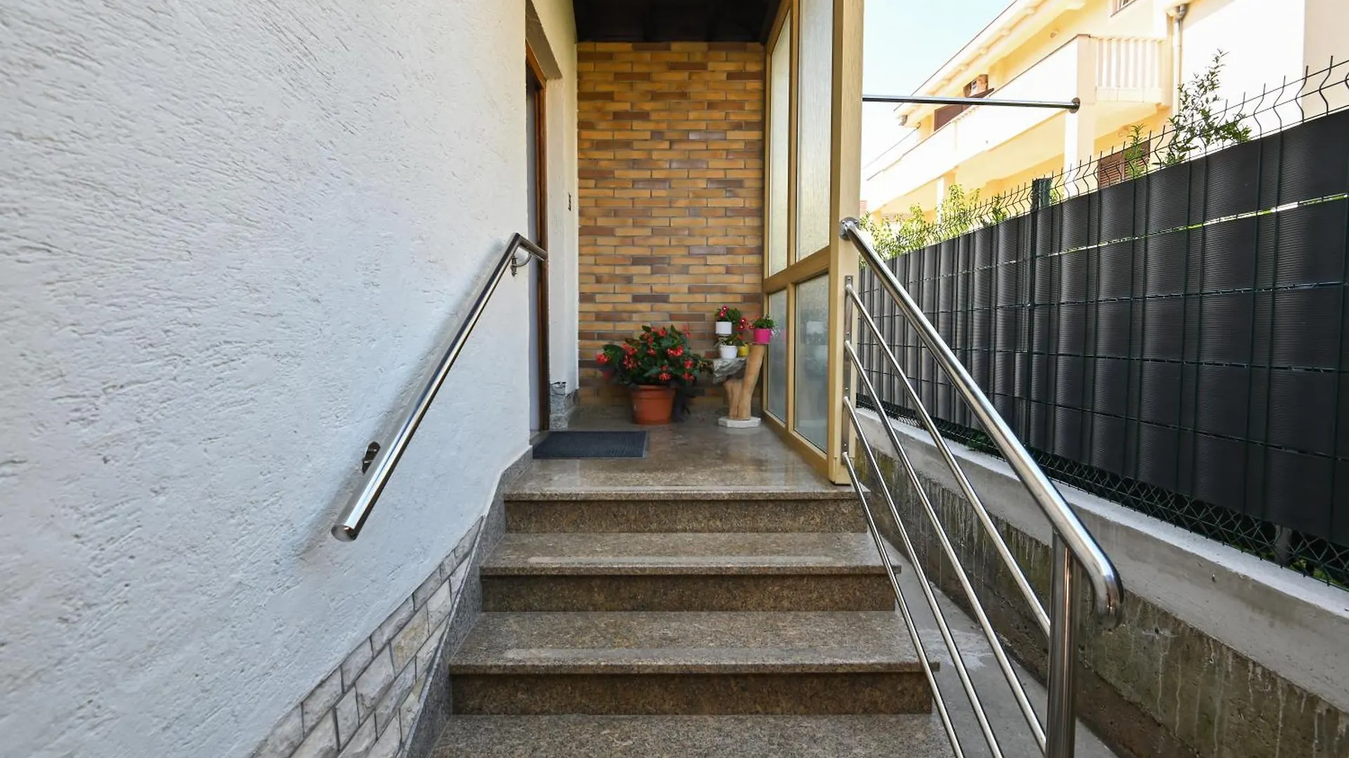 Light Apartment - With Air Conditioning Задар 0*,  Хорватия