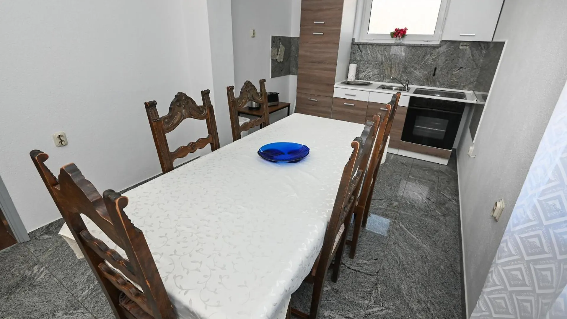 Light Apartment - With Air Conditioning Задар